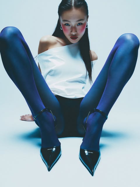 Contemporary model portfolio photograph